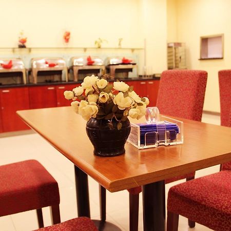 Gold Mine Express Hotel Nanning Buitenkant foto